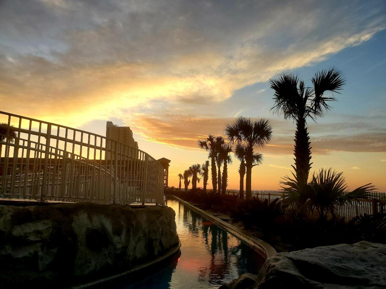 Holiday Inn Resort Panama City Beach By Ihg Exterior photo